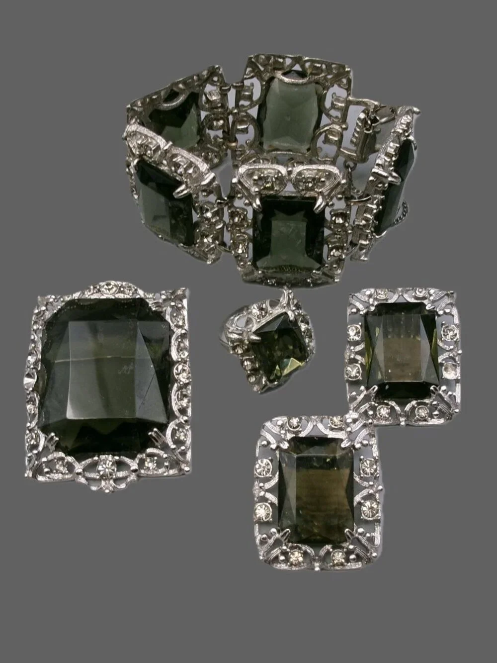 Sarah Coventry Celebrity Complete Parure Set, Bracelet, Brooch, Earrings Ring